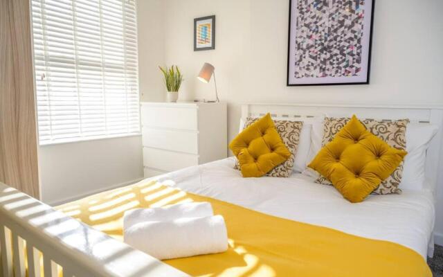 Large 7 bedroom town house in Chester City Centre