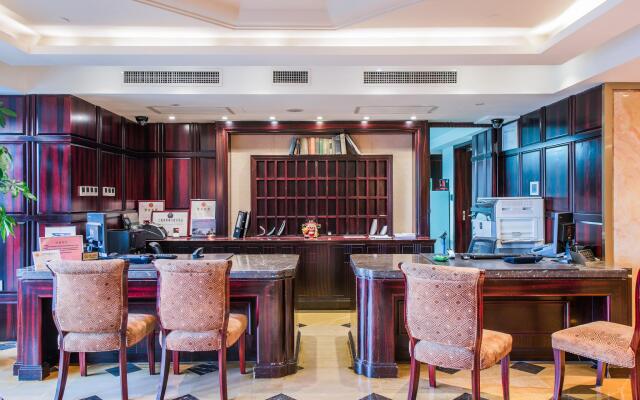 Paramount Gallery Hotel