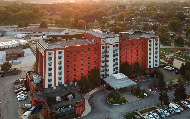 Holiday Inn & Suites Windsor Ambassador Bridge by IHG