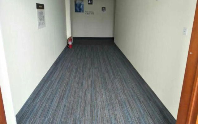 Jiayi Hotel (Jinan High-tech Zone Suncun New Area)