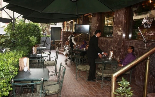 Trio Caroline Hotel