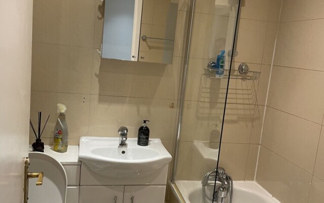 Immaculate 2-bed Apartment in London