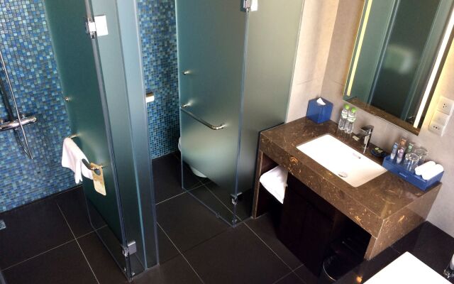 Novotel Suites Hanoi