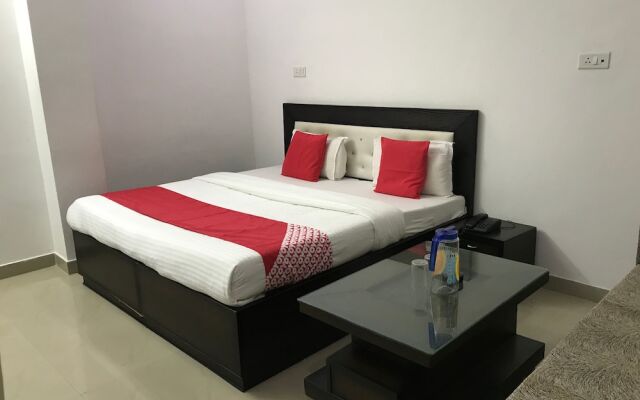 OYO 23161 Hotel Akash Ganga