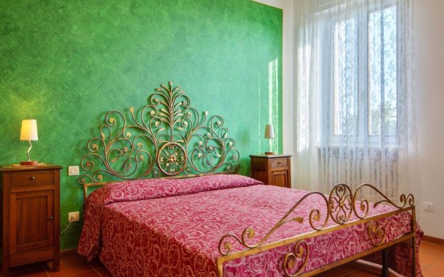 Holiday Home in Marciaga With Pool & Gulf Views