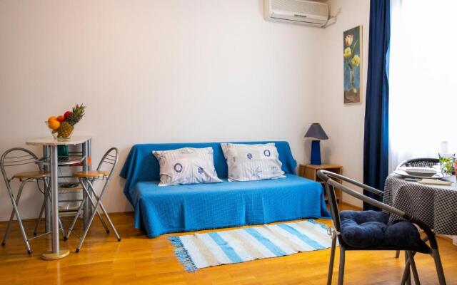 Charming Center Apartment