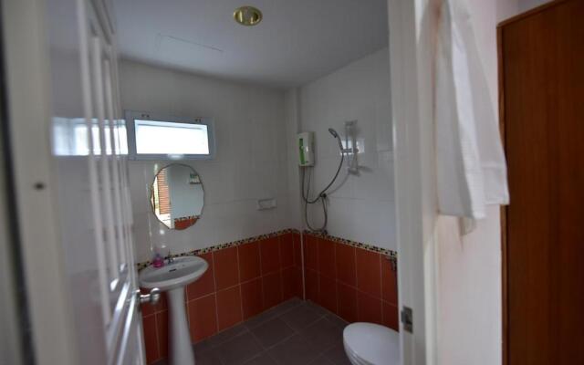 KT Knight Hotel (By Ladygaga)