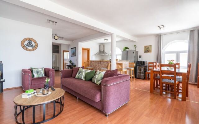 Remarkable 4-bed House in Kaštel Novi