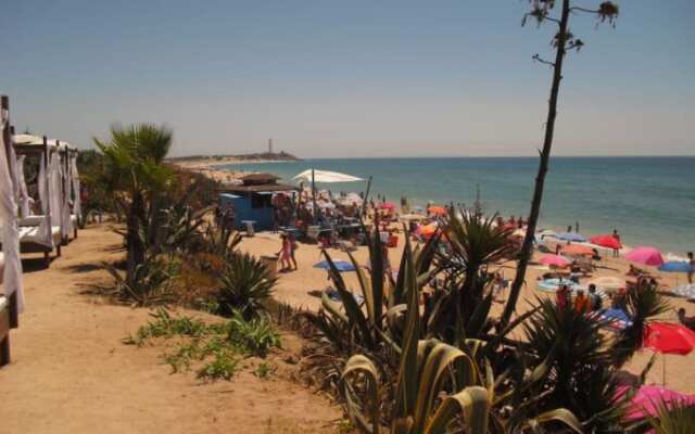 Zahora 101280 2 Bedroom Apartment By Mo Rentals