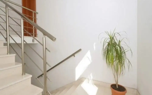 Bright Kaštela Apartment With Balcony and Private Parking