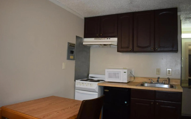 Knights Inn Farmington Hill