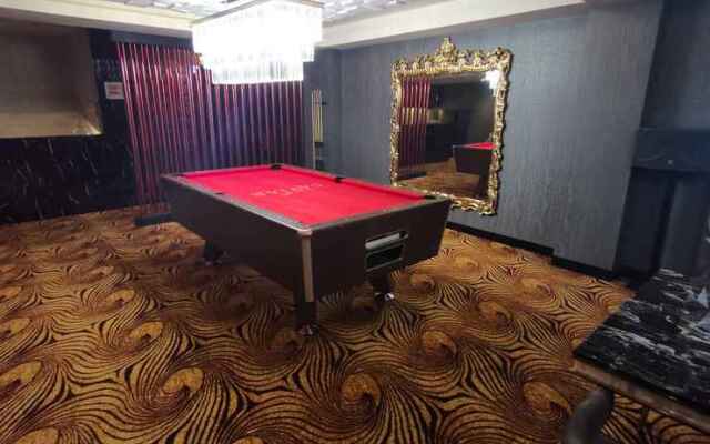 Crystal Hotel Bangkok