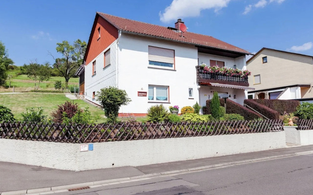 Cozy Apartment in Betzenrod near Lake