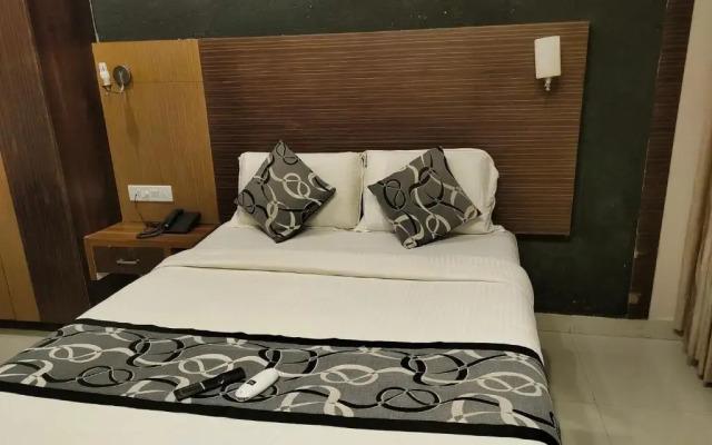 Hotel Santhi Bhavan