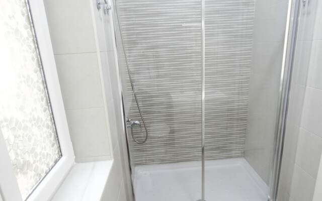 Uncibay Square Apartment