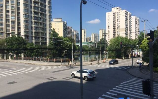 Shanghai Jingjing Hotel (Caobao Road Subway Station)