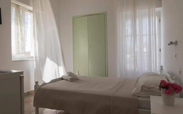 Armadoros Hotel Ios Backpackers