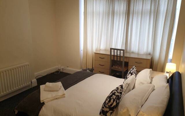 South Shield's Emerald 2 Bed Apartment