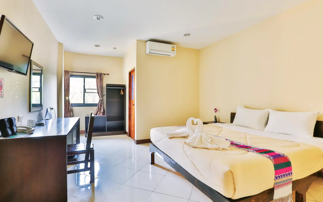 Boonme Heritage Hotel (SHA Extra Plus)