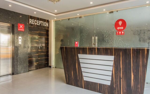 OYO 13531 Hotel Sundaram Palace