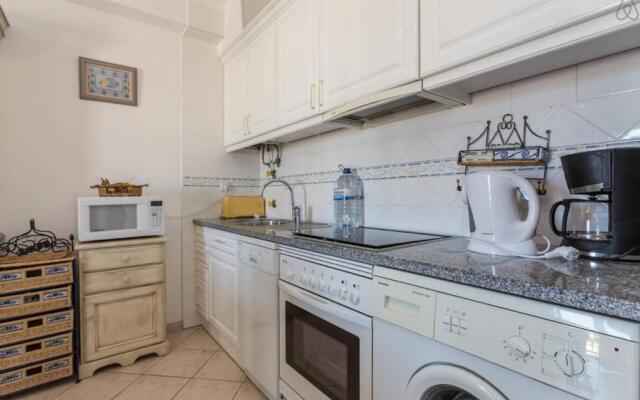 Wonderful Flats with Pool by Host Wise