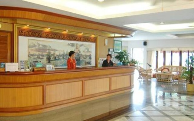 Aunchaleena Beach Front Resort