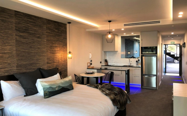 Fiordland Lakeview Motel and Apartments – Guest Rooms – Te Anau