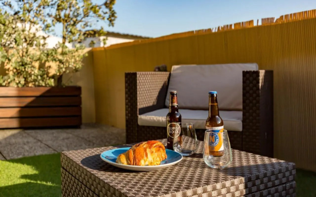 Music Relaxing Apt with bikes, terrace & parking