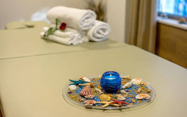 Kyma Suites Beach Hotel