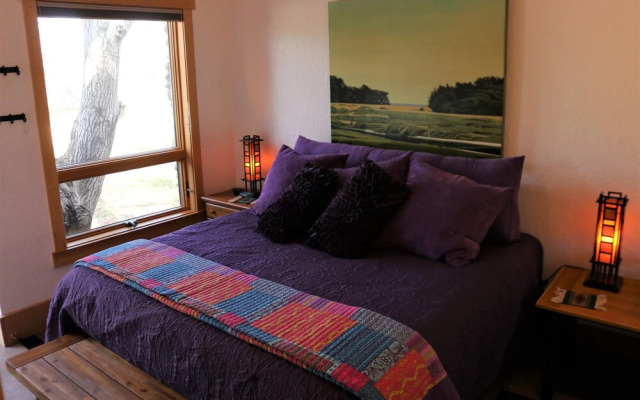 River Stone Inn & Gallery