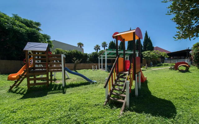 Delfino Beach Hotel