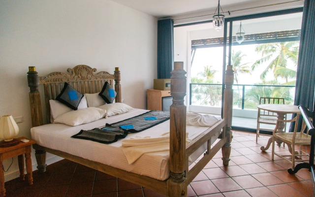 Naomi Beach Resort