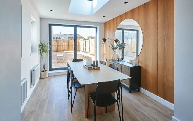 Host Stay Taylor Street