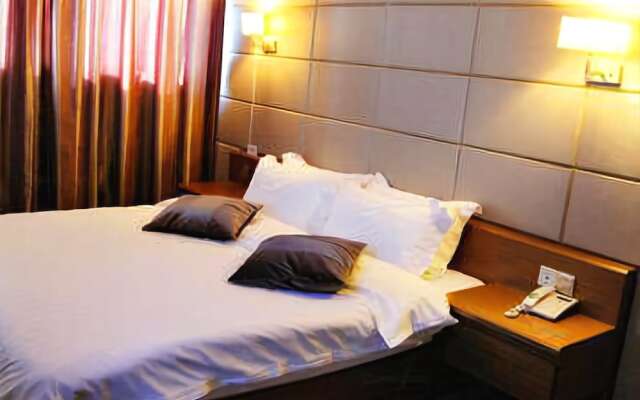 Golden Hotel
