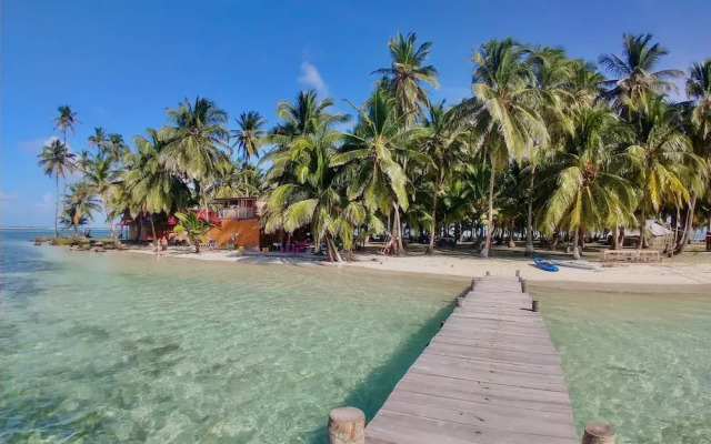 Private bedroom on paradise San Blas Island - Meals Included