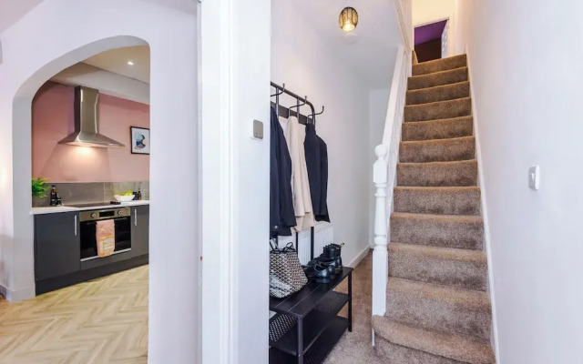 Modern 4-Bedroom in Manchester