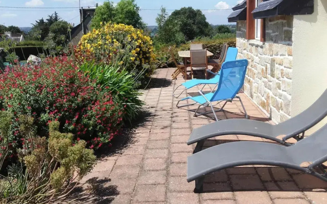 Nice Holiday Home With Beautiful Garden, Paimpol