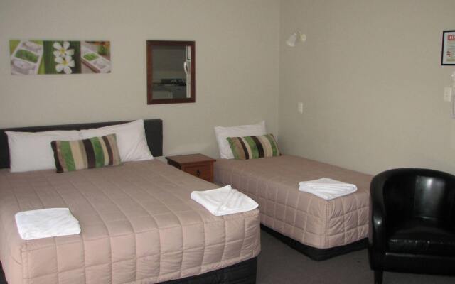 Cobblestone Court Motel – Wenzel Motels