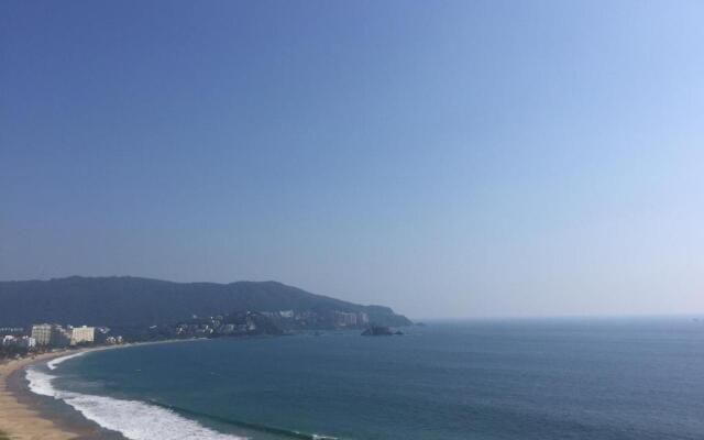 Bay View Grand Marina 1605 Sur