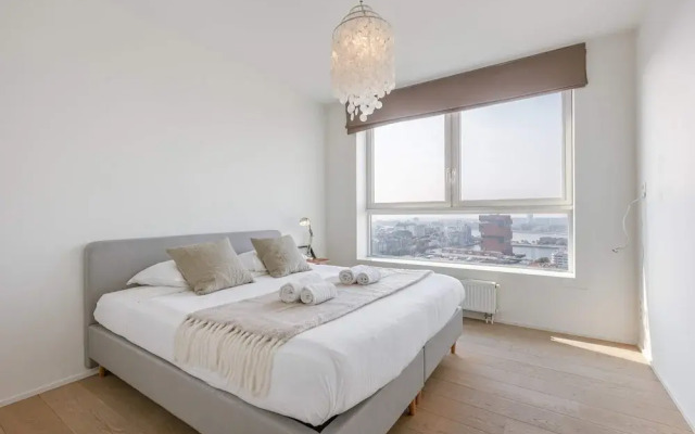 Modern Antwerp Apartment With City Views 2 Bedrooms