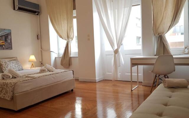 Ionian Apartment- Athens Center, 6 BD, 2.5 BATH