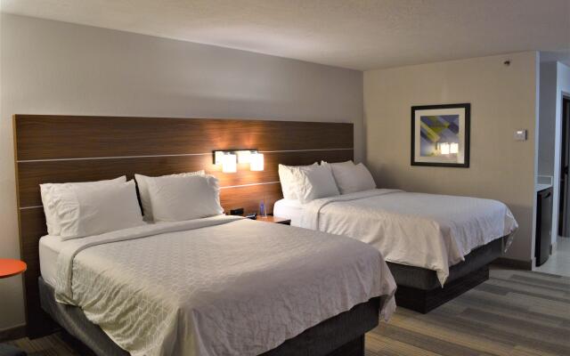 Holiday Inn Express & Suites Batesville by IHG
