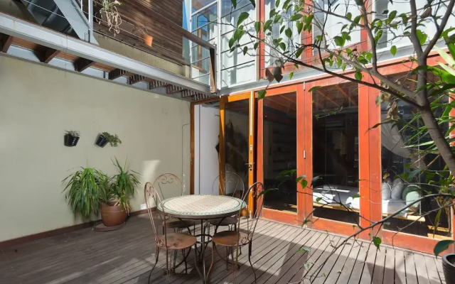 Wellington 7B - Adults Only