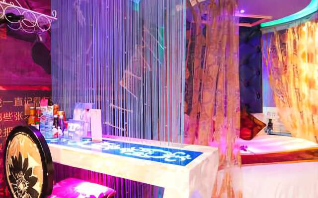 Houhai Theme Hotel