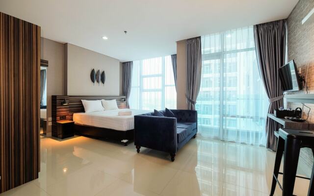 Spacious and Artsy Studio Apartment at Brooklyn Alam Sutera