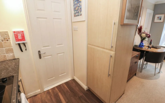 5 Lyonesse Apartments