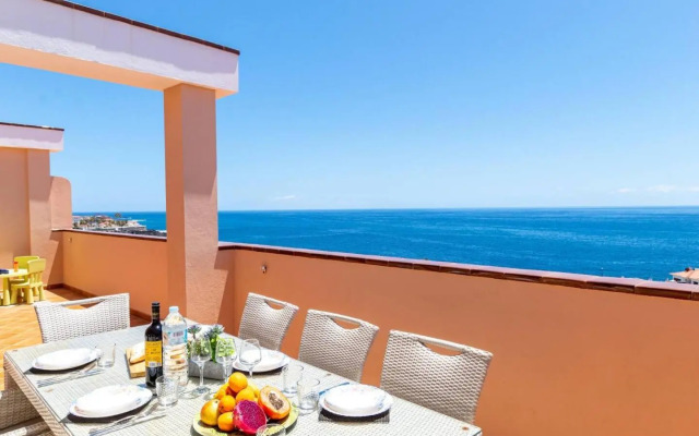 Oceanview Penthouse With Jacuzzi by DreamHomesTenerife