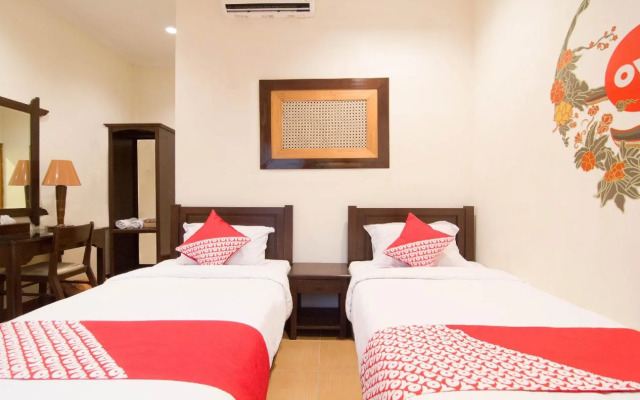 OYO 261 Sasono Putro Guest House