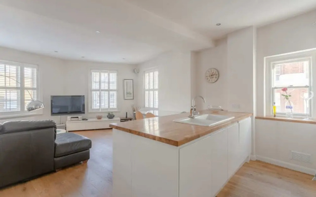 2 Bedroom Apartment in Central London