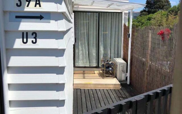 Takapuna Central Spacious & New Home 3